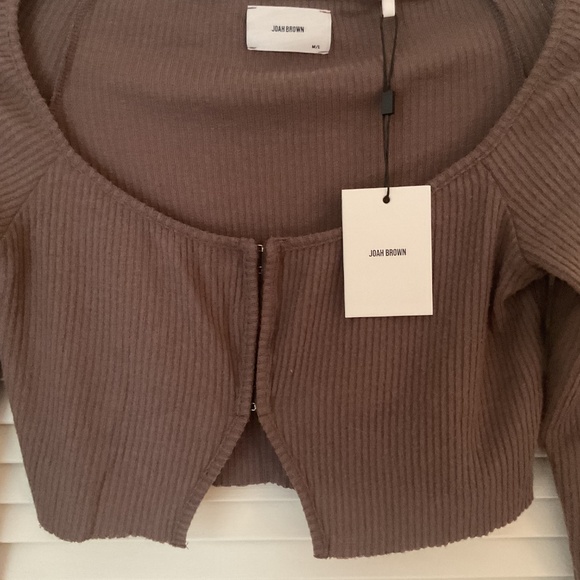 Joah Brown Hook and Eye Crop Top Medium Brown NWT - Picture 3 of 3